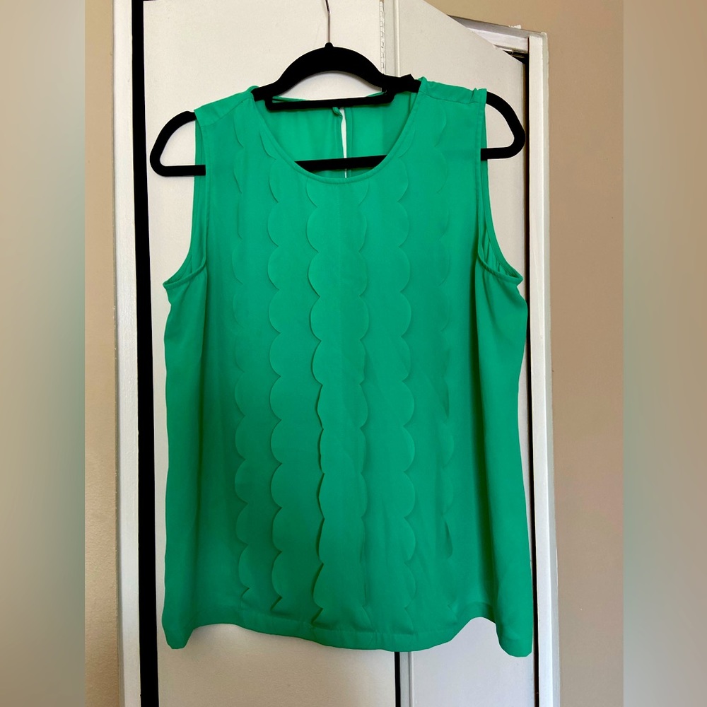 Banana Republic green scalloped tank